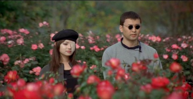 Un frame del film Dolls di Takeshi Kitano